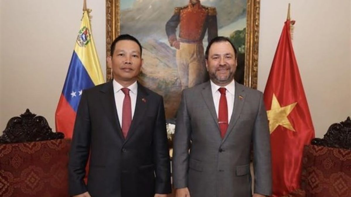 Caracas y Hanói aunan esfuerzos para fortalecer la cooperación y estrechar la amistad