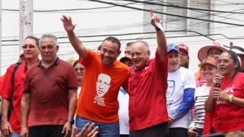 Gobernador de Portuguesa Primitivo Cedeño  y el primer vicepresidente del Partido Socialista Unido de Venezuela (PSUV), Diosdado Cabello