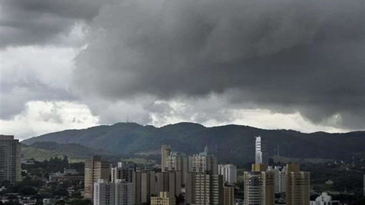 El INAMEH estima cielo nublado con lluvias dispersas en gran parte del país