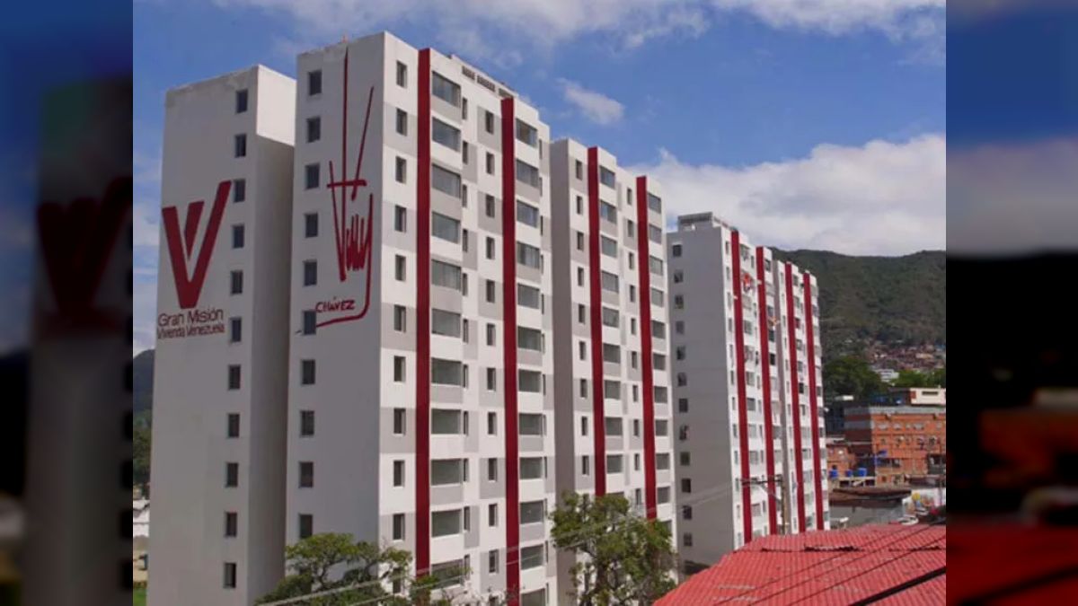 Currently, the Great Venezuela Housing Mission has delivered more than 4 million 500 thousand homes.
