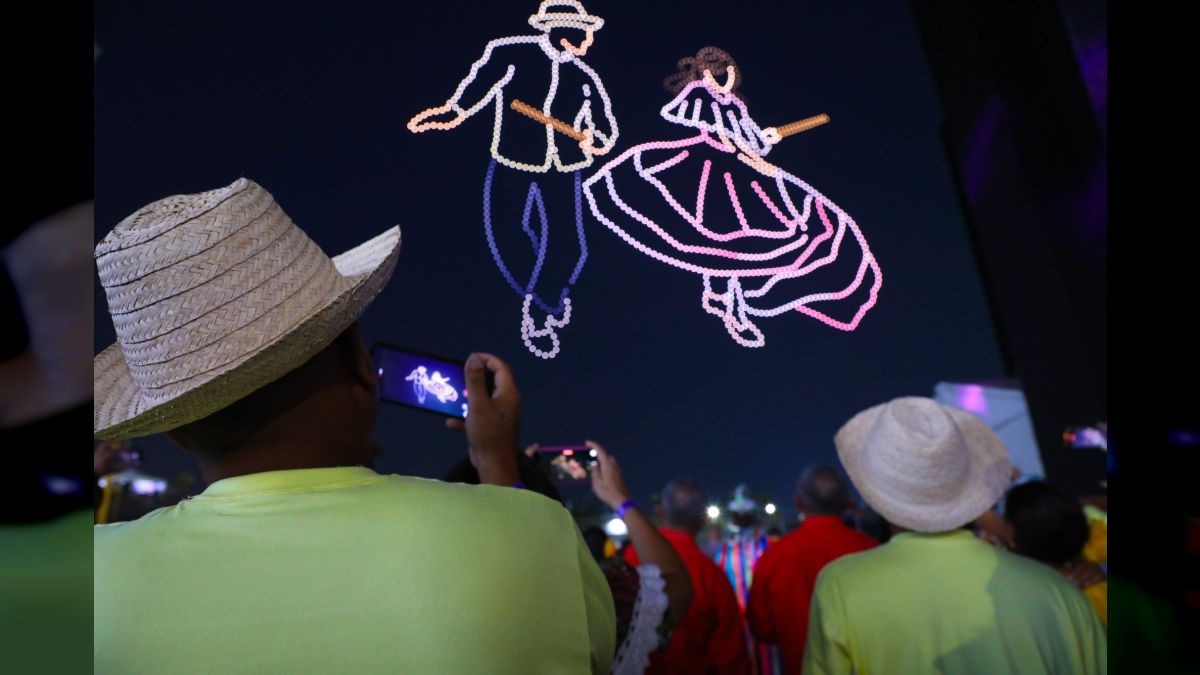 During the drone show, different images representative of Venezuelan culture were seen