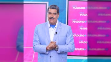 "Sus sanciones las iremos convirtiendo en elementos inútiles para presionar a este Pueblo, que no se va a rendir", resaltó el presidente Maduro