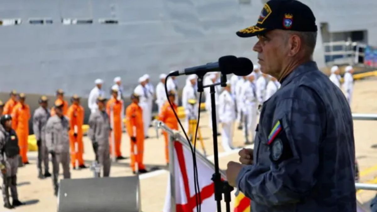 Vladimir Padrino López, ministro de la defensa, felicitó a la Armada Bolivariana por su aniversario