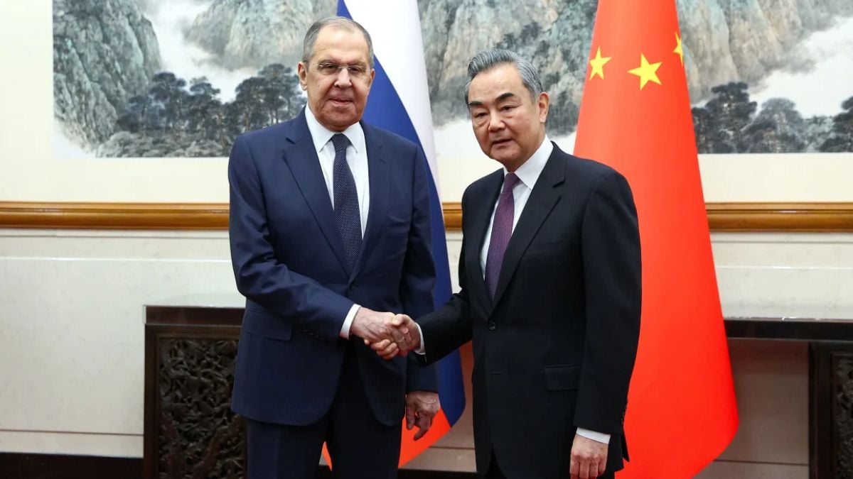 Foreign Minister Sergey Lavrov with his counterpart Wang Yi