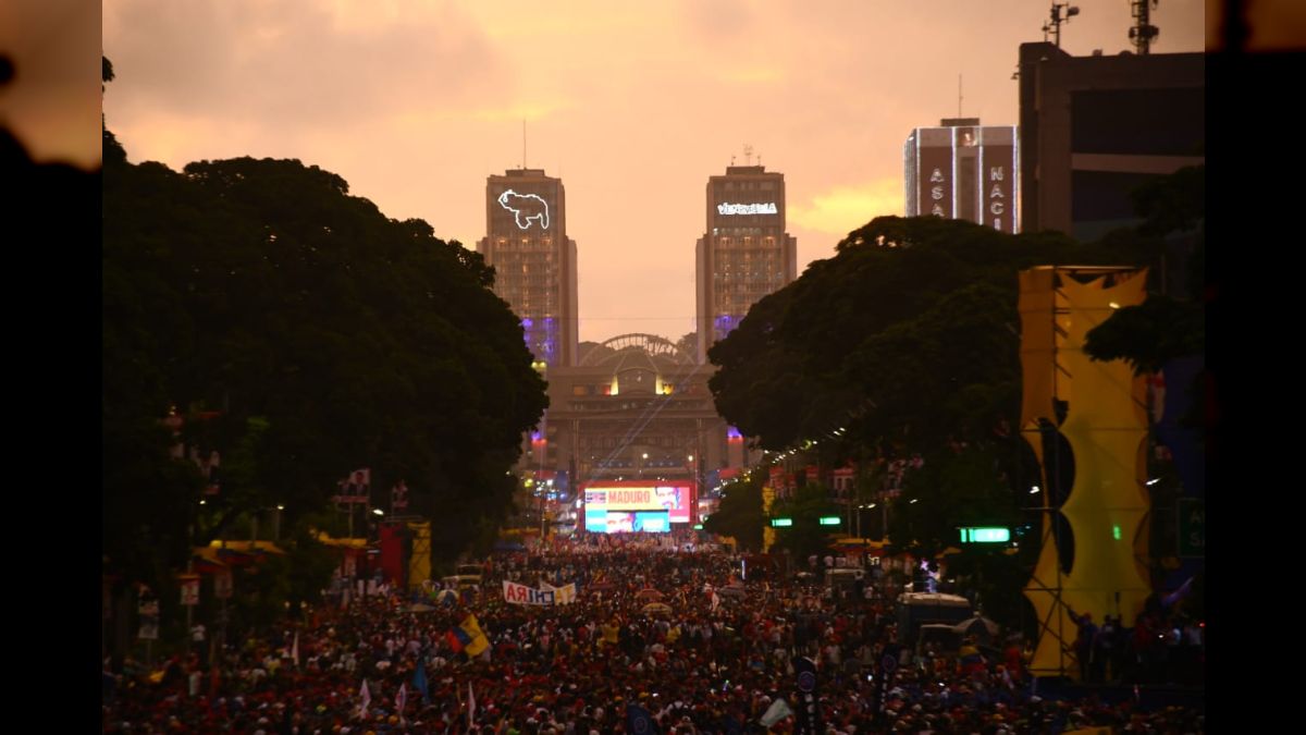 El próximo domingo "gritaremos: ¡Que viva Venezuela, mi Patria querida!", expresó Maduro