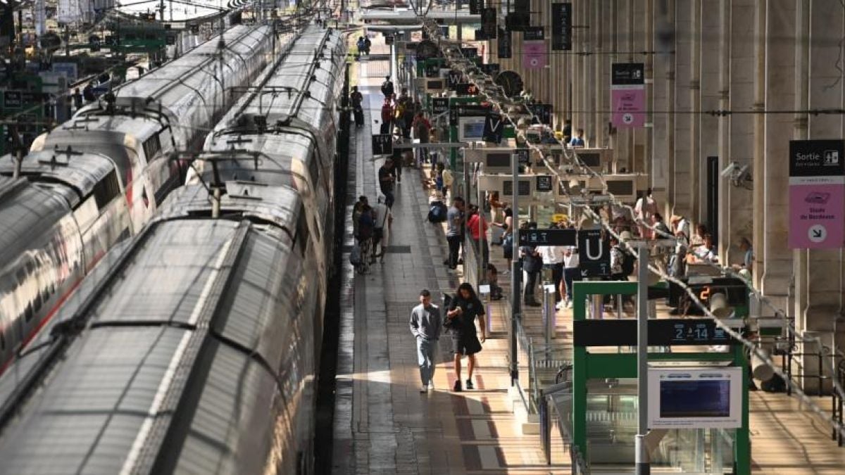 800,000 passengers were affected through the railway network