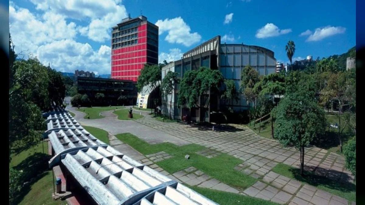 The UCV is recognized as the first educational institution in the country and classified as the house that overcomes the shadows