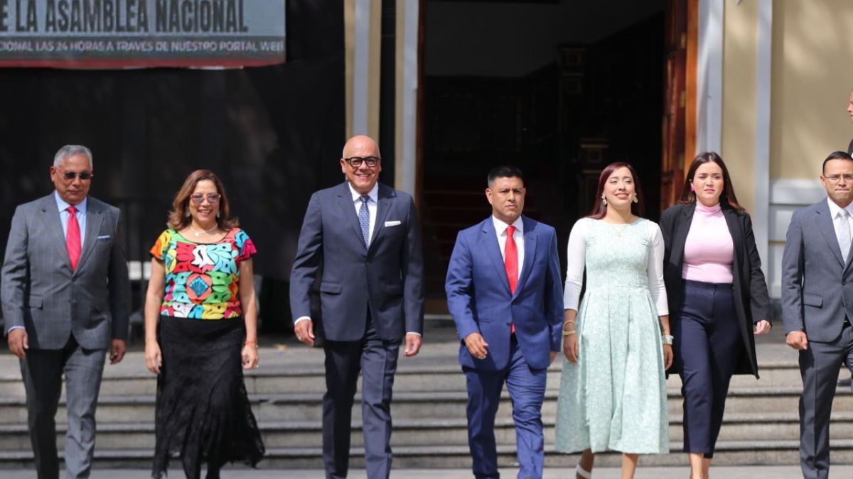 Presidente Maduro celebra instalación de la Asamblea Nacional para el ...