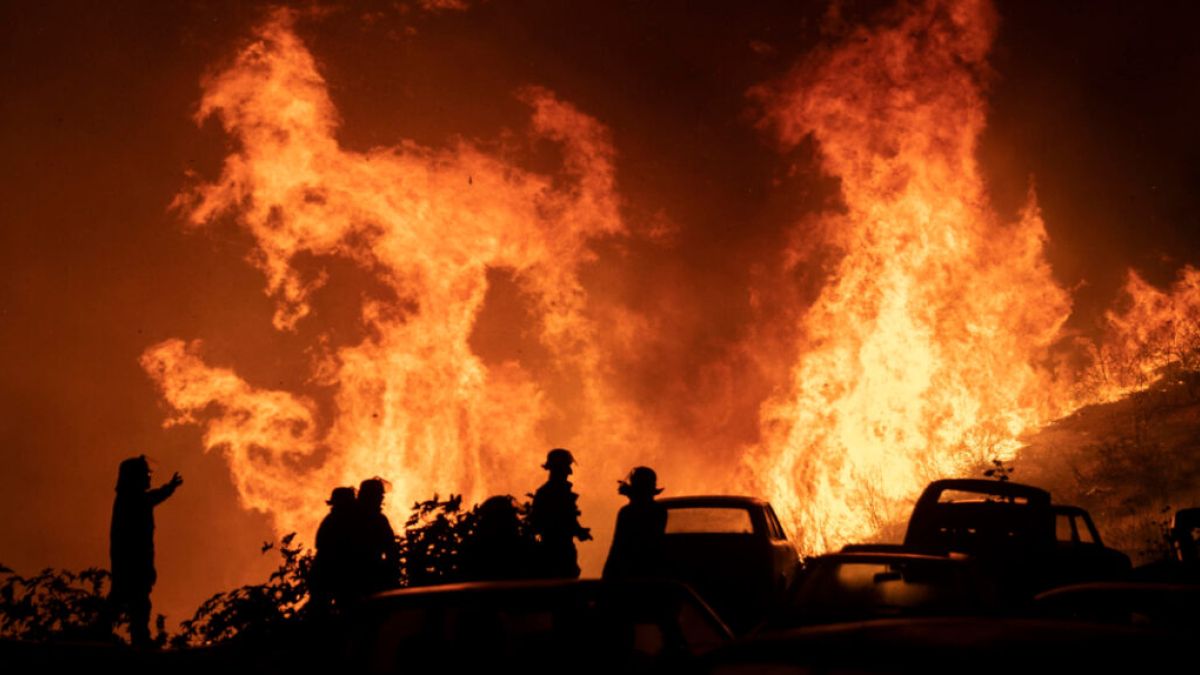 Autoridades de Chile declaran alerta roja por incendios forestales