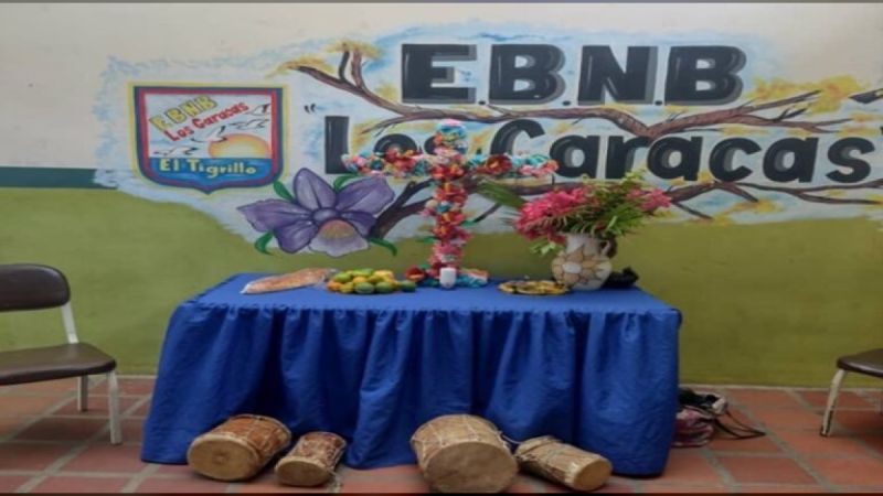 The activity was taught by the parish's cultors, Germania Ugueto and Orlando Domínguez