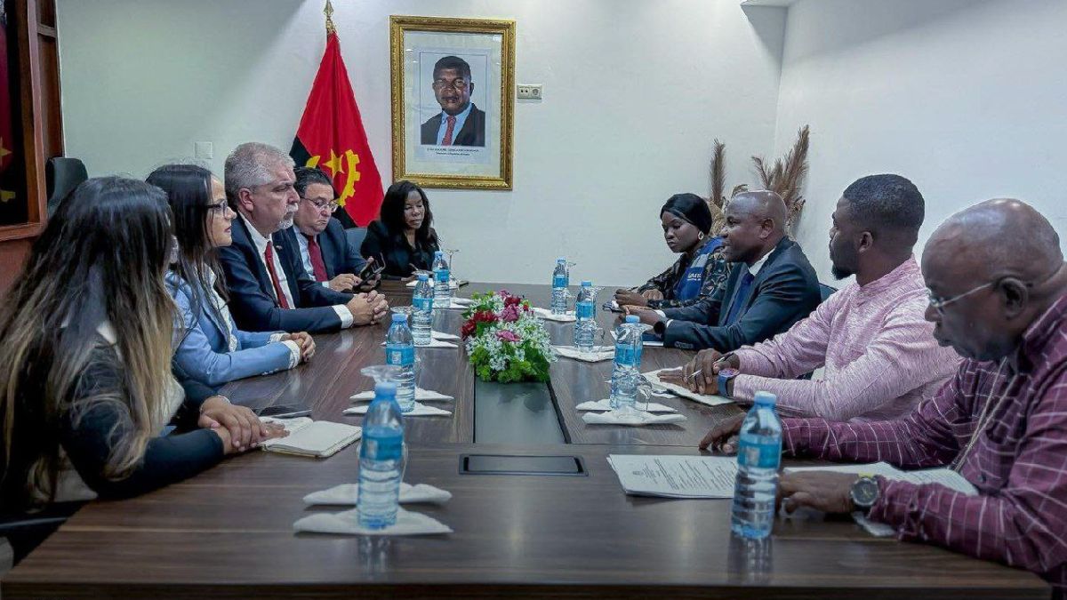 This meeting reaffirms our mutual commitment to strengthening historic ties.