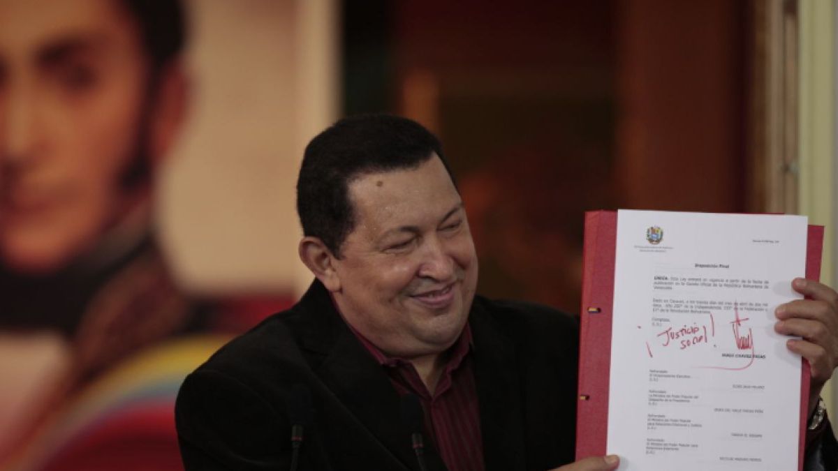 El 30 de abril de 2012 el Comandante Hugo Chávez firmó Ley Orgánica del Trabajo, los Trabajadores y las Trabajadoras (Lottt), acto histórico que reivindica a hombres y mujeres en el campo laboral
