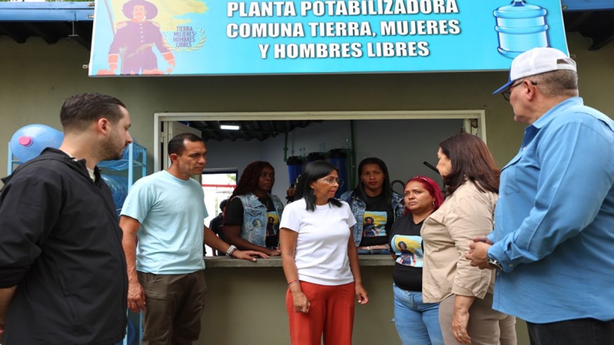 The vice-president reaffirmed the Executive's commitment to consolidating the popular economy and promoting community development