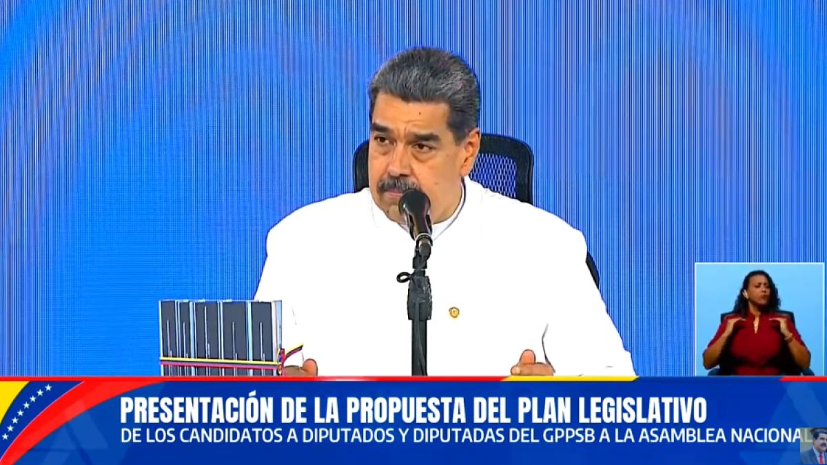 “There is something diabolical called fascism and it's out there and it has a lot of money (money)”, confirmed the head of state
