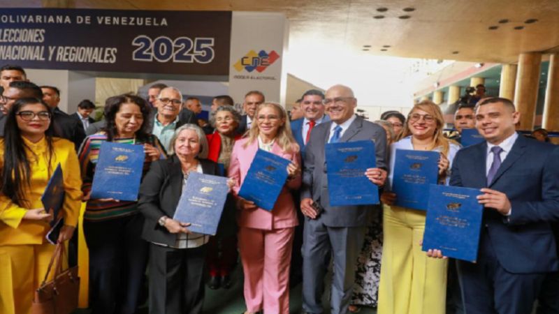 "Es una nueva etapa, un camino abierto para la Asamblea Nacional", afirmó el jefe de Estado
