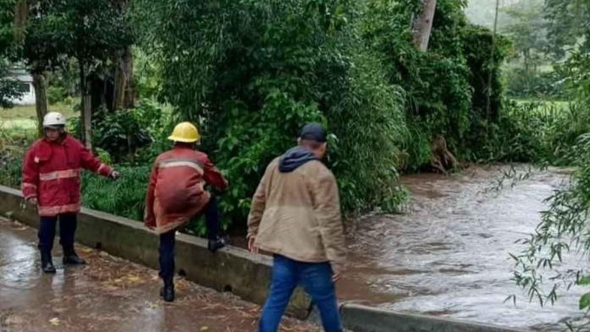 Despliegue de funcionarios en la zona