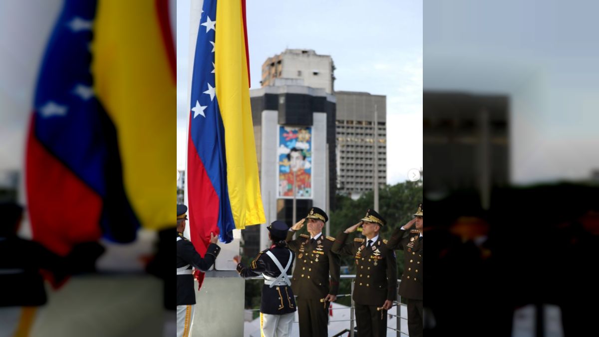 "Que viva la paz mundial, que viva la paz en Venezuela, que viva la Patria y la Fuerza Armada Nacional Bolivariana", expresó Padrino López