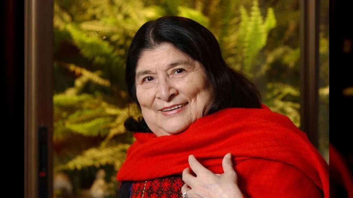 Mercedes Sosa: Living and rebellious song in defense of the Great Homeland  (+Christmas)