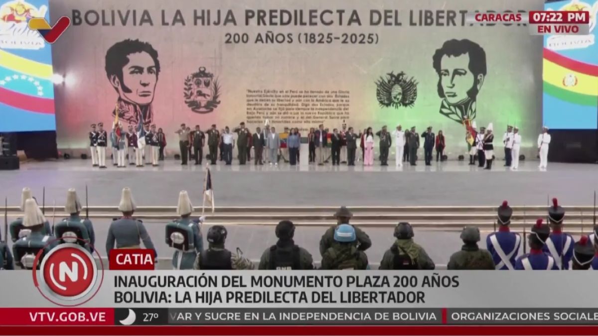 Inauguración de plaza Bolivia
