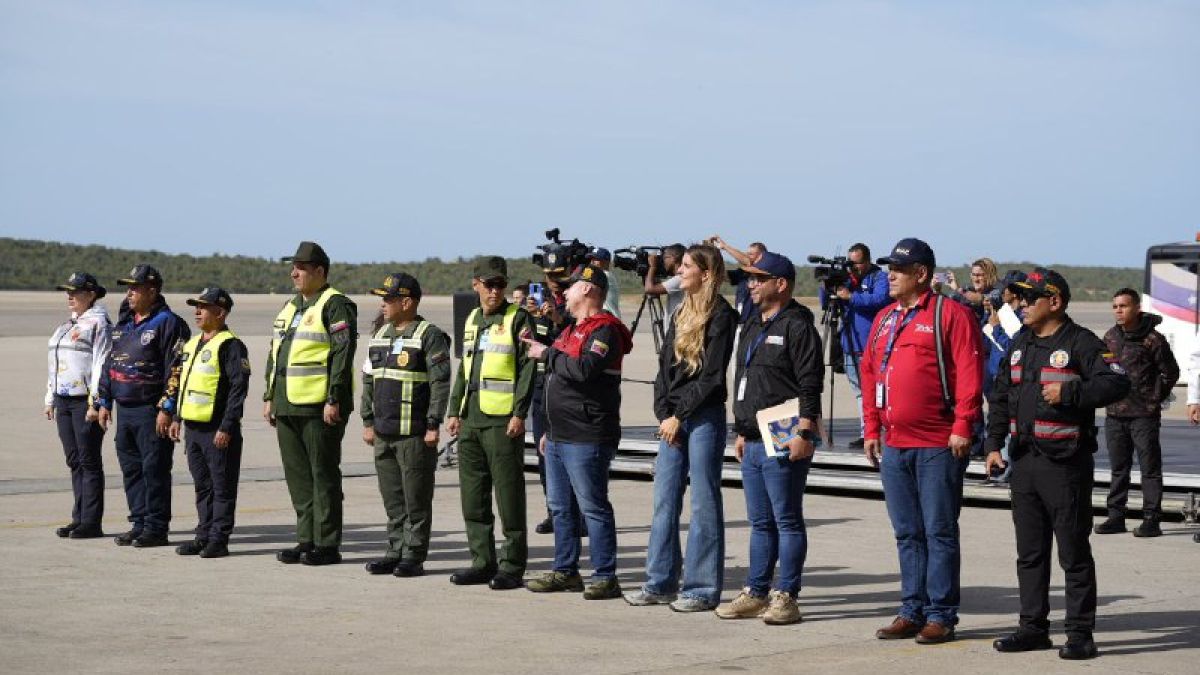 El grupo de migrantes está integrado por 21 mujeres  y 184 hombres