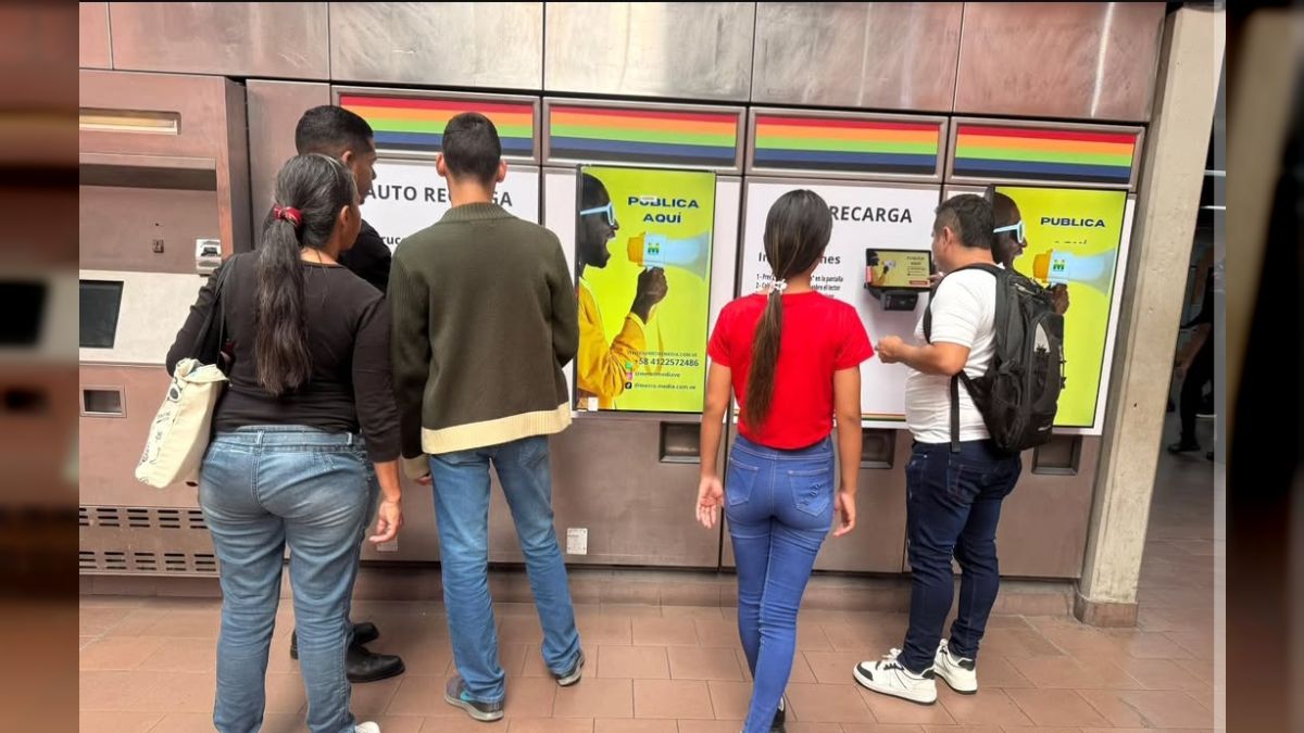Metro de Caracas made available machines for self-recharging cards of the Single Electronic Travel System (SUVE)