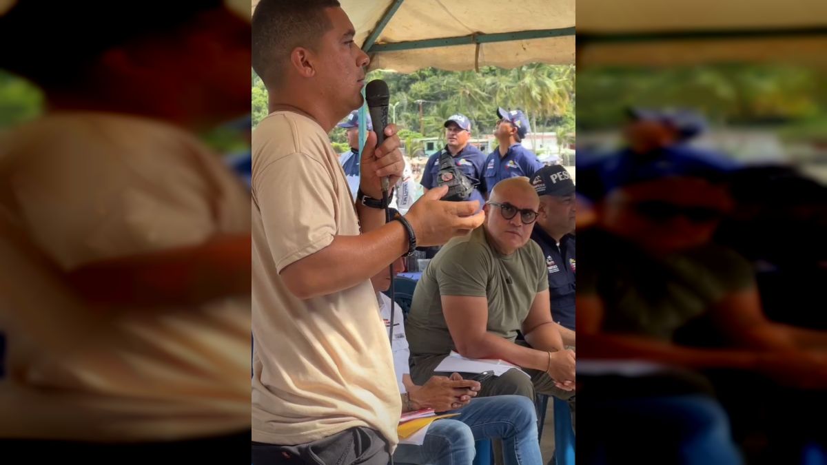Authorities meeting with the fisherwomen and fishermen of the Aragüeña coast