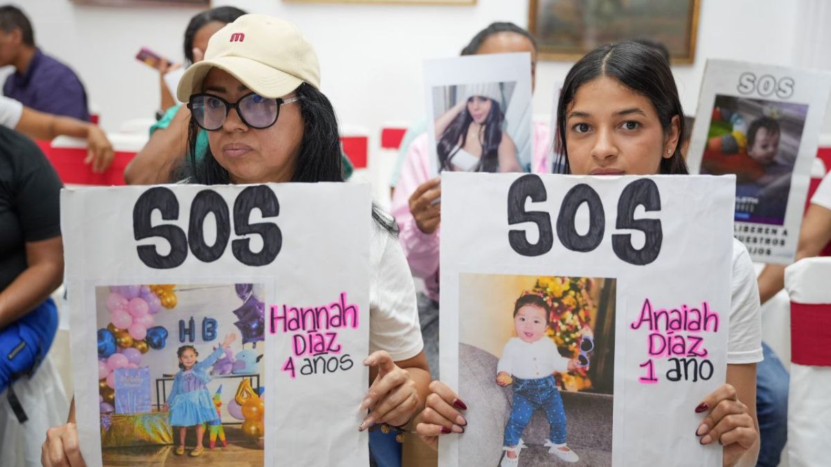 Madres claman por estrar con sus hijos