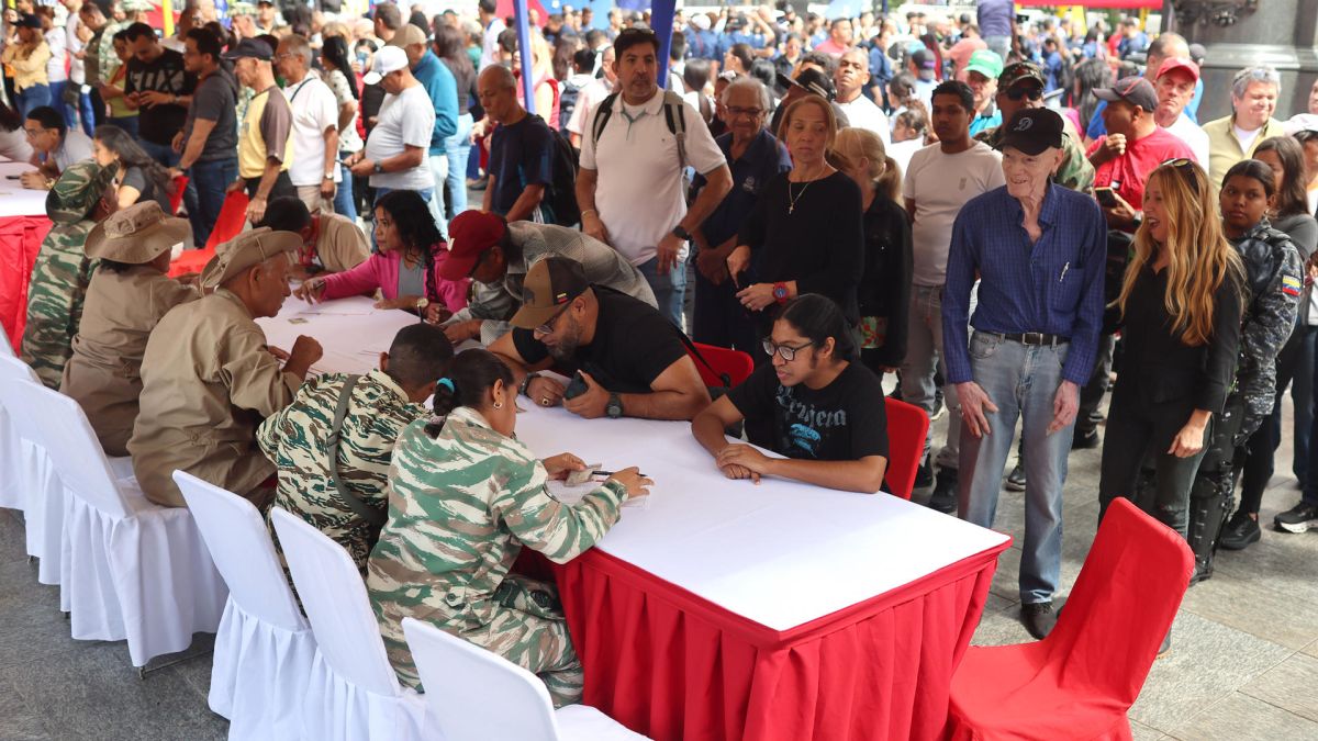 "Desde Caracas hasta Barinas, la respuesta popular fue masiva y orgánica", destacó Schémel