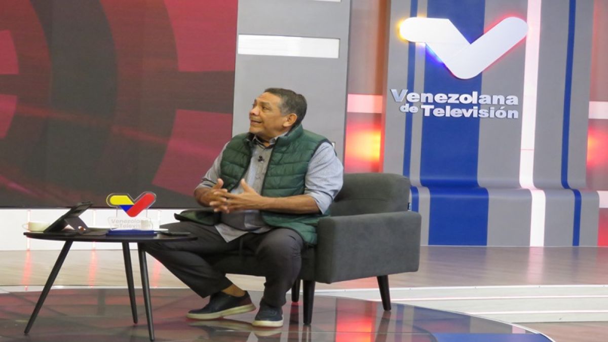 El mejor antídoto para mantener los “nervios de acero”, es desconectarse de las redes sociales, afirmó Castillo