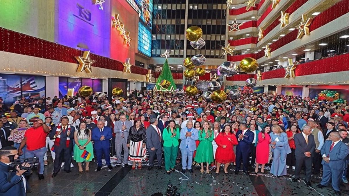 Encendido de la Navidad 2025 en el máximo tribunal venezolano.