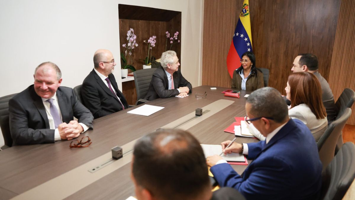 Reunión sostenida la noche de este miércoles