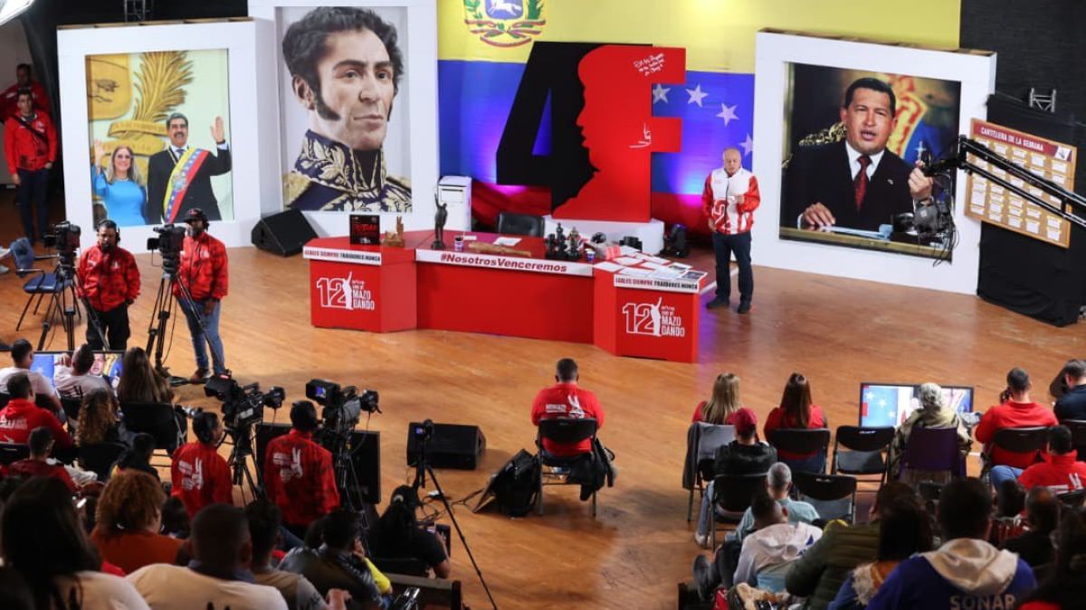 En la Revolución Bolivariana "tenemos diputados, gobernadores, ministros, concejales y dirigentes de barrio parejo"