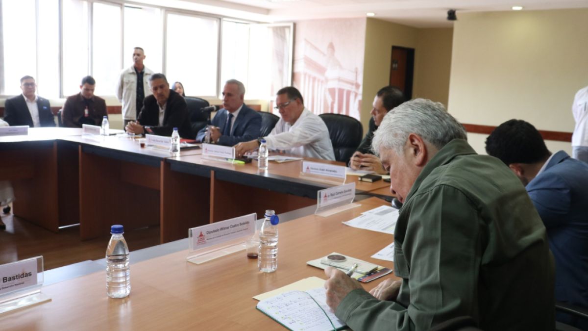 Governor Freddy Bernal presented the plan for the Binational Border Economic Zone to the AN