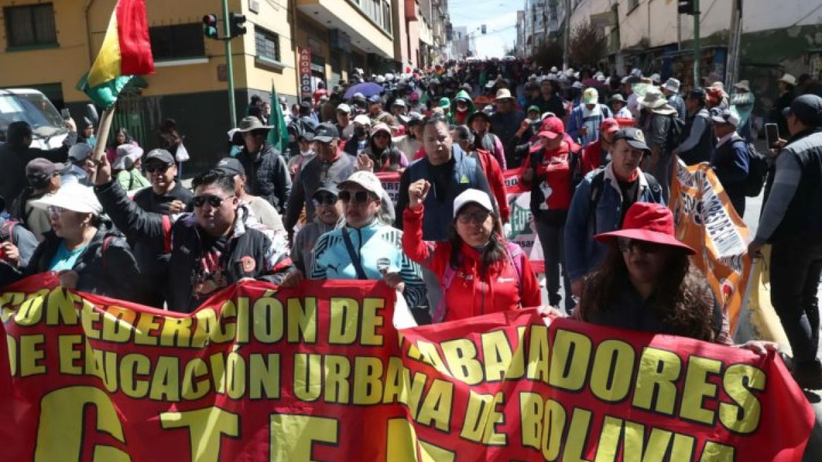 Bolivia reaches 11 consecutive days of general strike against the government of Rodrigo Paz