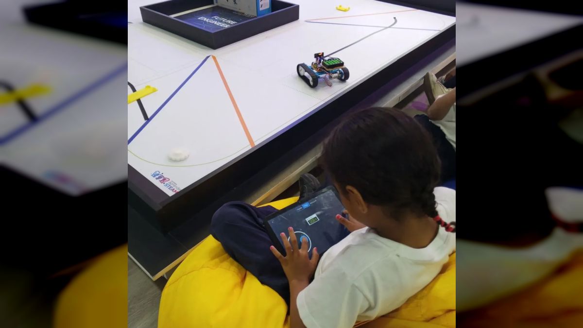 Students from Aragüeño learned to design and program robot prototypes