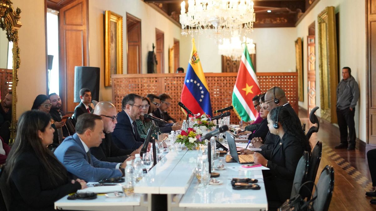 Venezuela and Suriname hold expanded meeting to advance joint work agenda