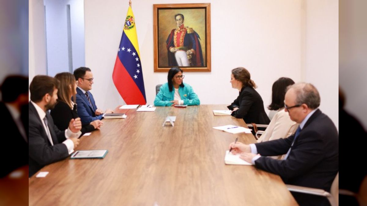 President-in-Charge held a meeting with a World Bank delegation