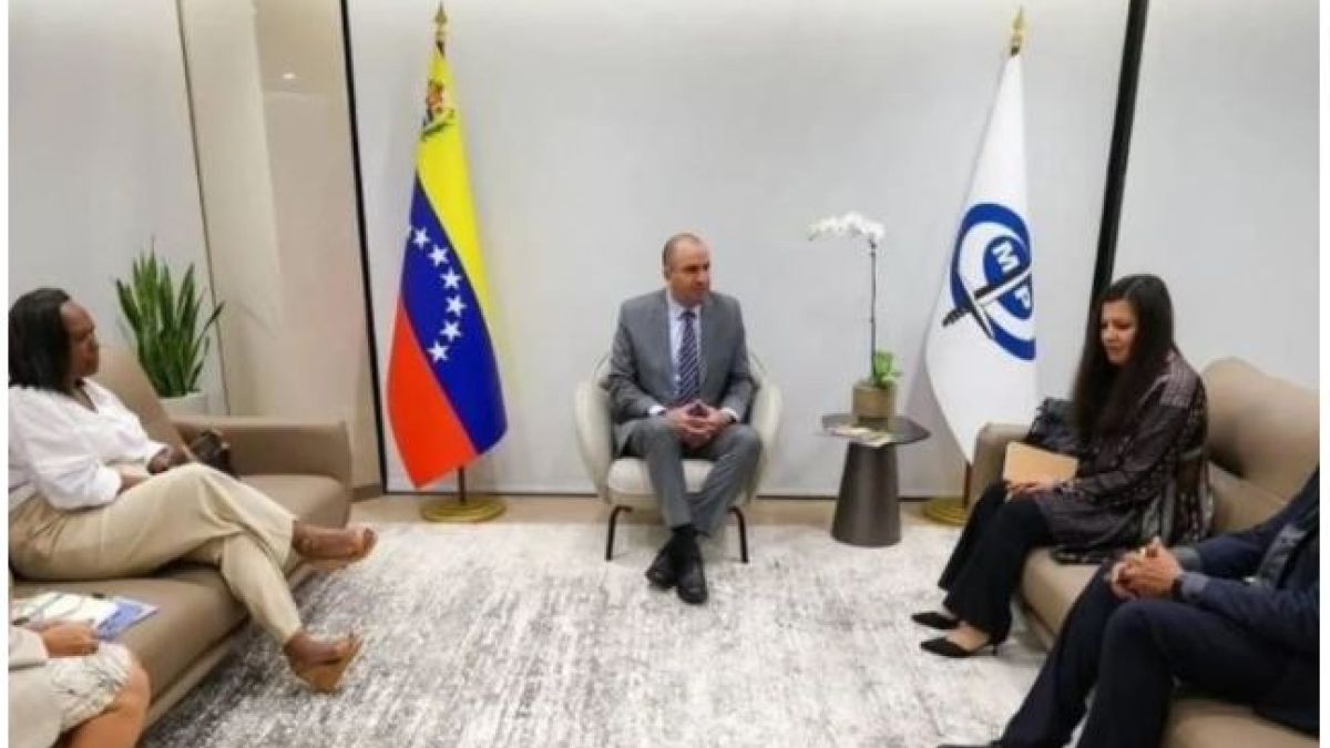 Attorney General Devoe receives Amnesty International delegation in Caracas