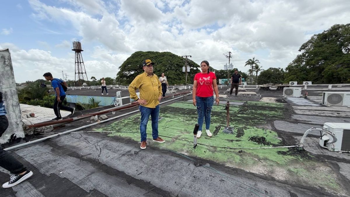 Guyana Essequiba: Governor Neil Villamizar inspected rehabilitation workers at the JGH hospital