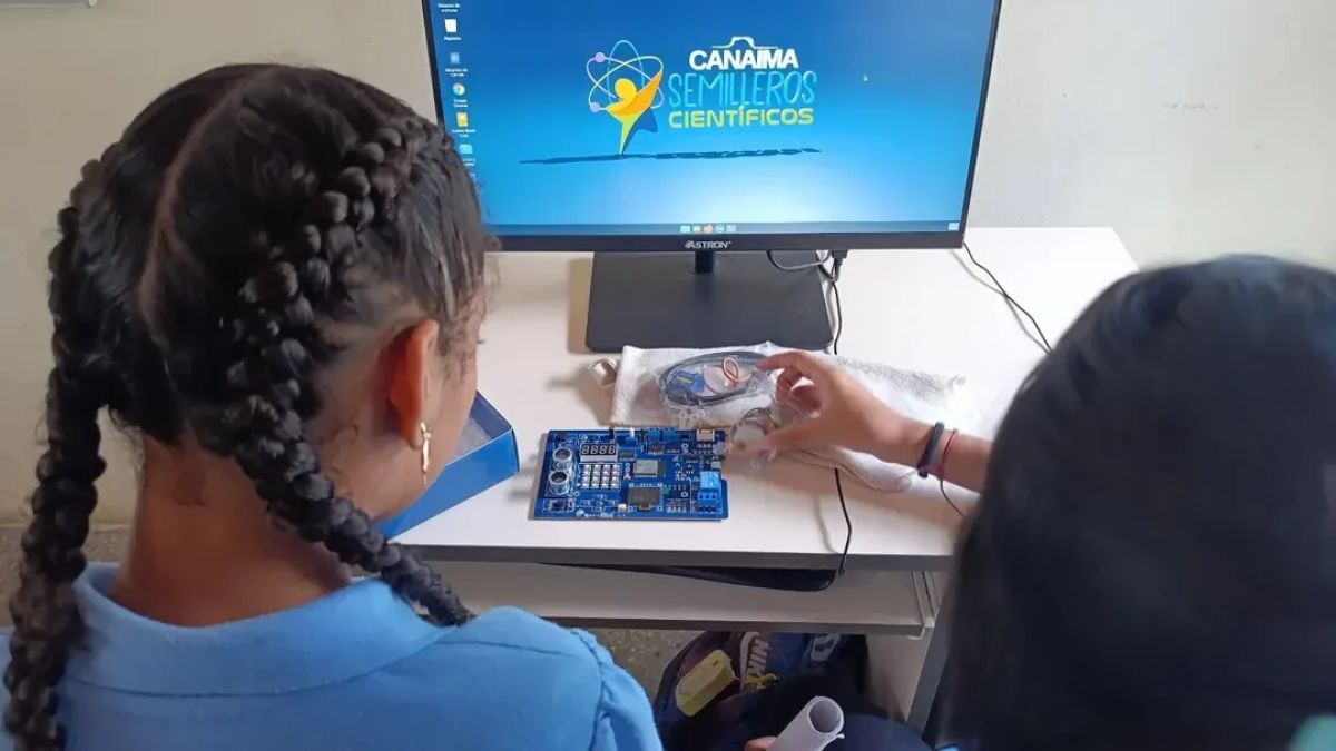 Guárico students were trained in programming and robotics with the Small Engineers Agenda