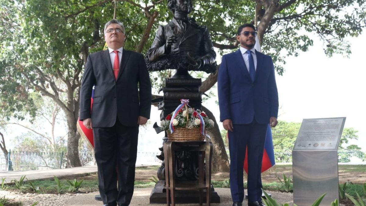 Venezuela celebrates Russian Language Day with floral offering to Aleksander Pushkin in Caracas