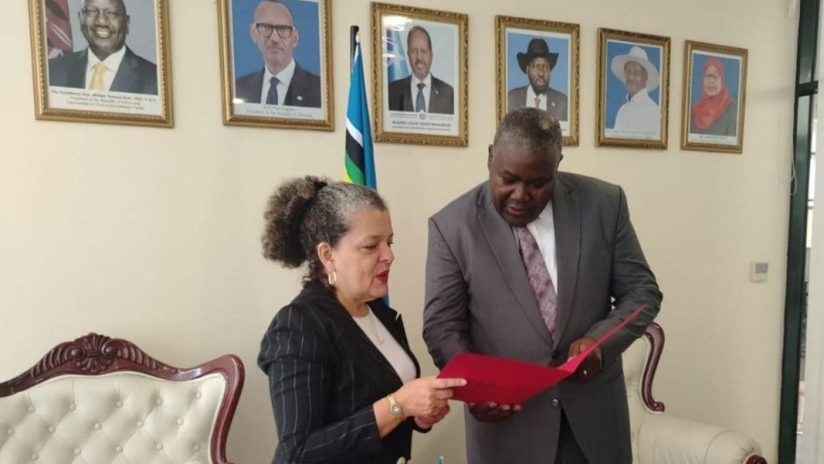 Venezuela strengthens ties with the East African Community after the presentation of Cabinet Letters