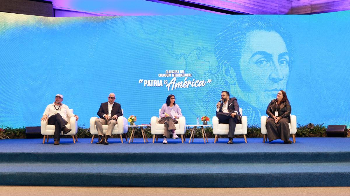 President (E) Delcy Rodríguez closes the International Colloquium “Homeland is America” (+Panamanian Amphictyonic Congress)