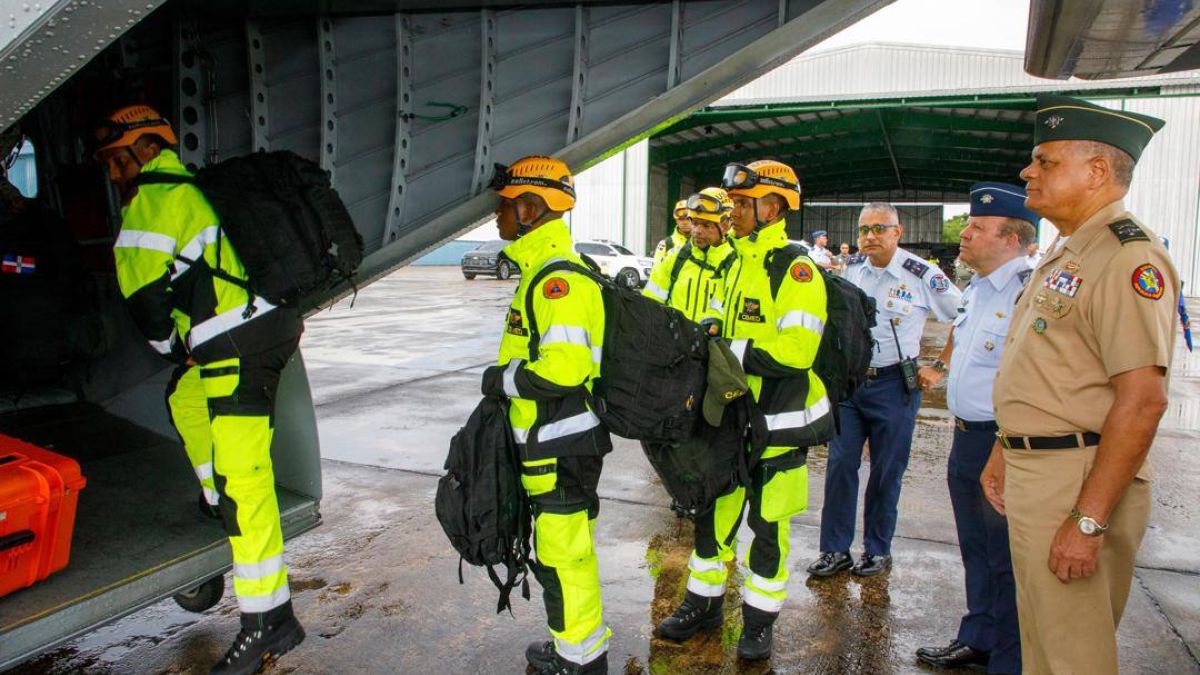 President (E) Delcy Rodríguez announced that the first rescuers from the Dominican Republic are already heading to the country
