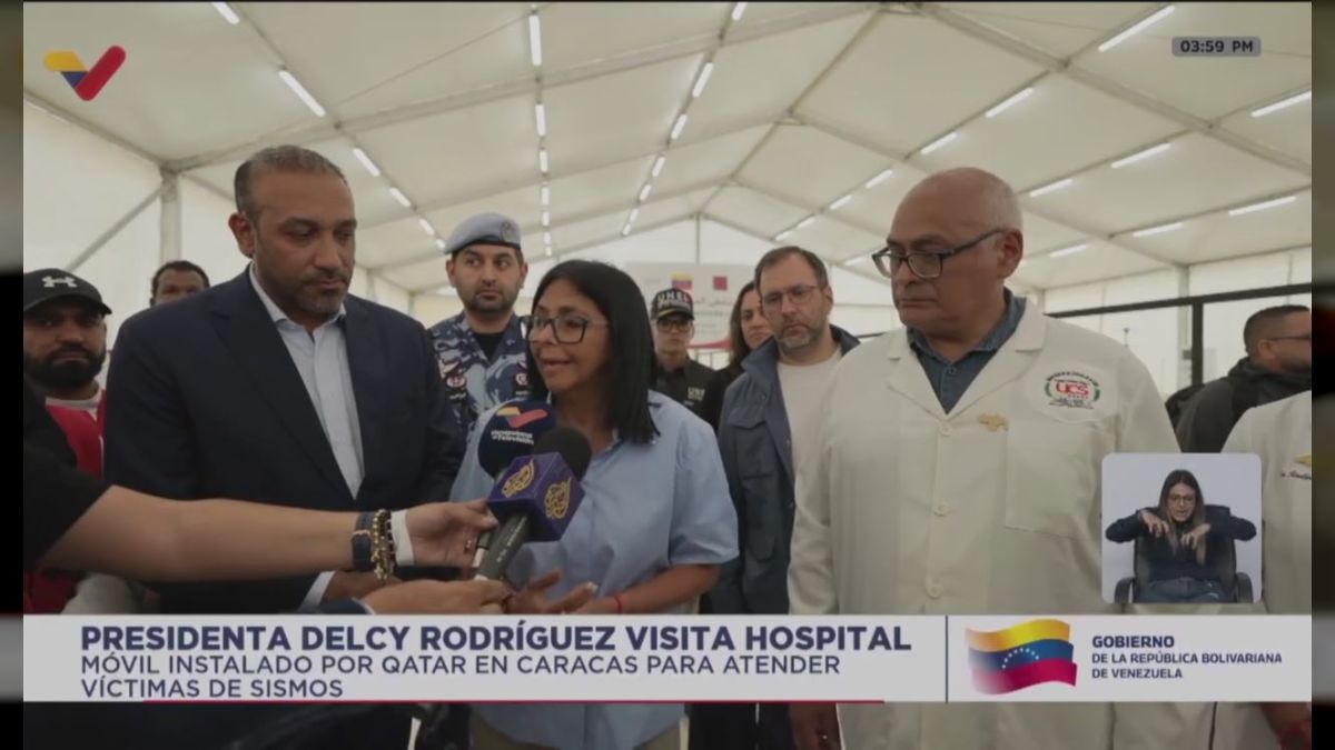 President in charge visited Mobile Hospital donated by Qatar in Caracas