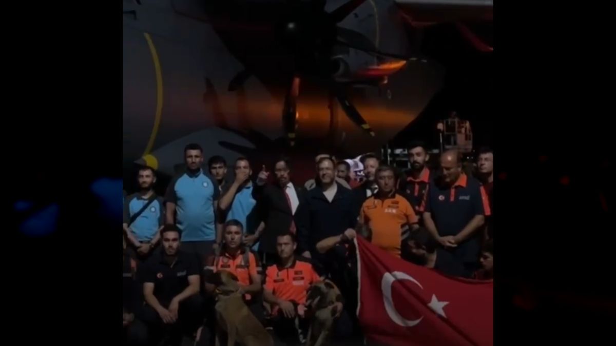 Venezuela awards Türkiye rescue brigade and receives new shipment of humanitarian aid