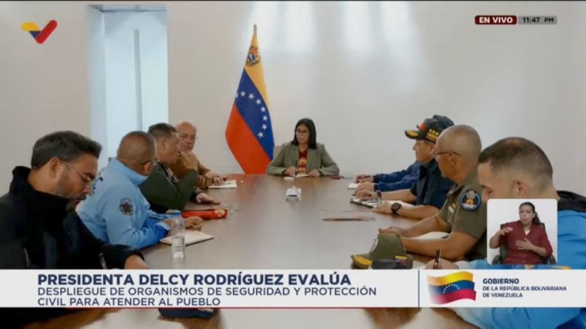President (E) Rodríguez met with security, rescue and rescue agencies