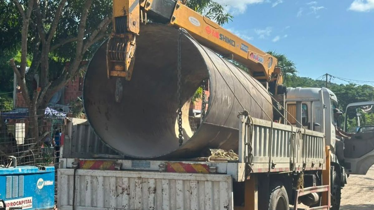 Government of Miranda attends to rupture of the main pipeline of the Taguaza System in Kempis Las Palmitas