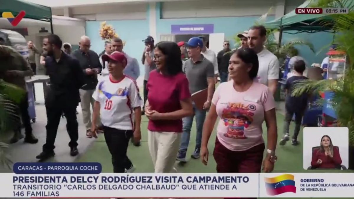 President (E) Delcy Rodríguez toured “Carlos Delgado Chalbaud” temporary camp by car