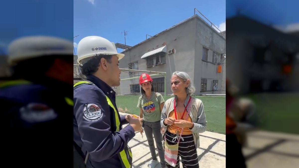 Presidential Commission engineers inspect the Epsilon Building in San Pedro de Caracas